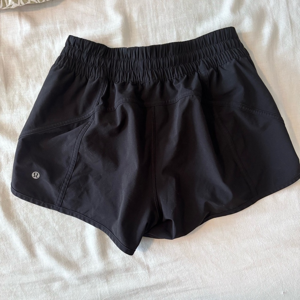Lululemon Tracker Short V 4” Size 10 Black